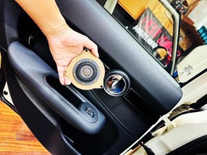 BMW MINI スピーカー交換　ドアスピーカー　センタースピーカー　音質改善　音質向上　ツイーター　Audible Physics HOT WIRED