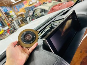 レクサス　マークレビンソン　純正　ワイヤレス　CarPlay カープレイ　スピーカー交換　音質向上　Youtube 動画　hdmi センタースピーカー　スコーカー　ミッド　ワイドレンジ　ミッドレンジ　ツイーター　サブウーハー　Android Auto アンドロイド　lx570 ls500 lc500 rx450 rx500 ls600 Audible Physics ram2 HOT WIRED ホットワイヤード　名古屋　カーオーディオ専門店