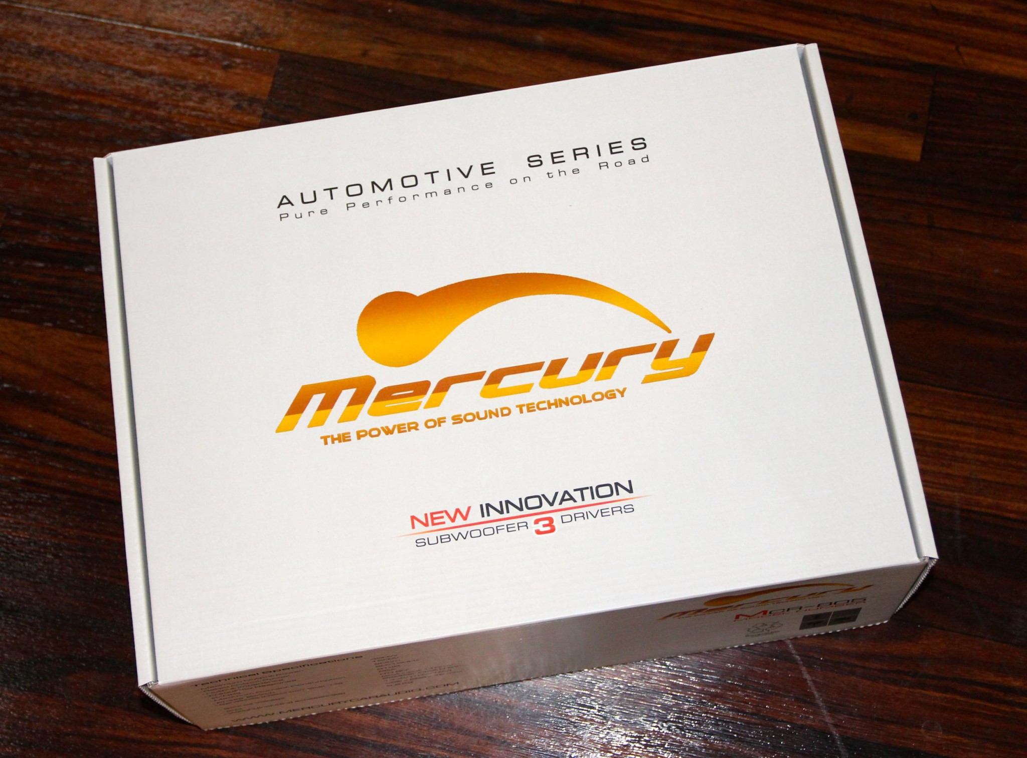 MERCURY CAR AUDIO 8インチパワードウーハー　入荷しました。