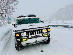 車中泊　キャンパー　ステルス　車中泊仕様車　製作　ベッドキット　引き出し　ストレージ　暖房　マットレス　フルサイズ　アメ車　diy　無改造　冬　車中飯　ポータブル電源　タフ丸　バーナー　オイルステイン　hummer h2 ハマー　suv ワゴン　ミニバン　羽布団　羽毛　電気毛布　湯たんぽ　キャンピングカー　キャンプ　スノーボード　釣り　スキー